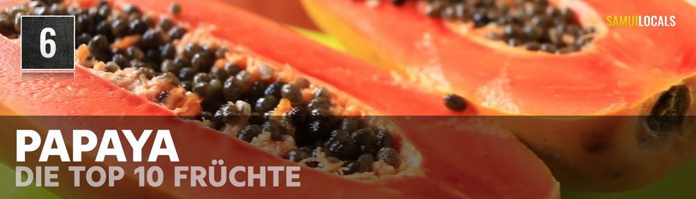 Grüne und reife orangefarbene Papaya in Thailand