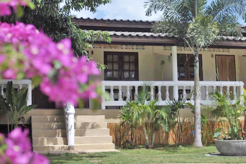 Teilnehmerinnen und Teilnehmer beim Koh Samui Yoga Retreat