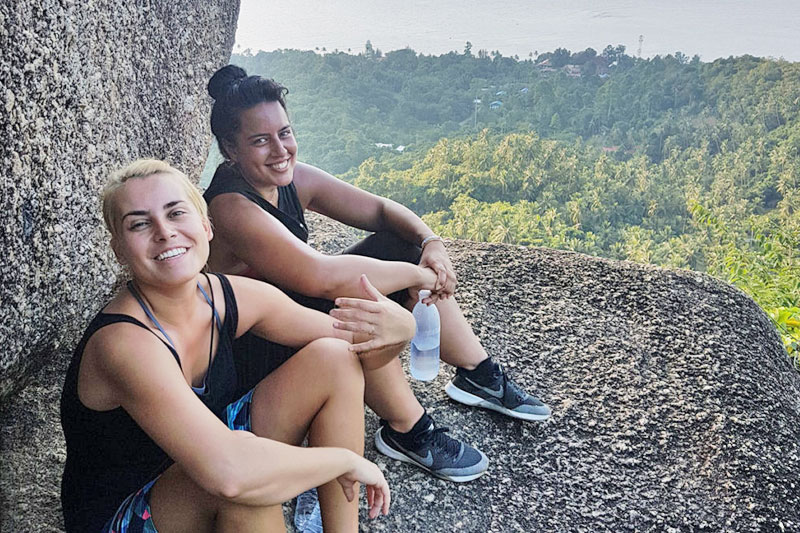 Gruppentraining und Aktivitäten im Koh Samui Yoga Retreat